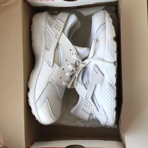 Nike white huarache run (PS)